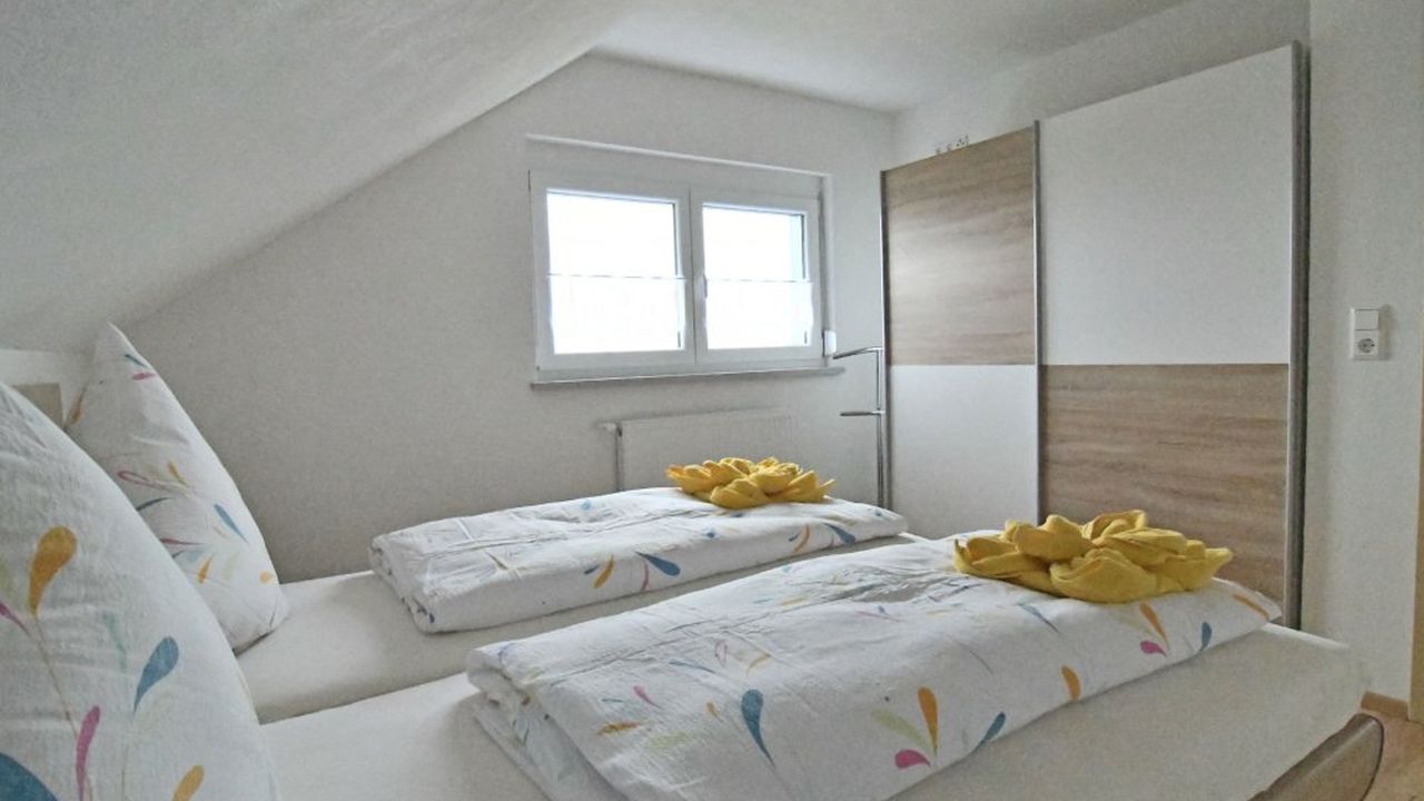 "Fewo Jonas" Schlafzimmer "Fewo Jonas" Schlafzimmer